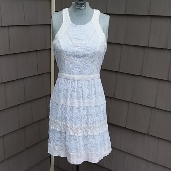 🎈Flirty AE lace Dress - Picture 2 of 8